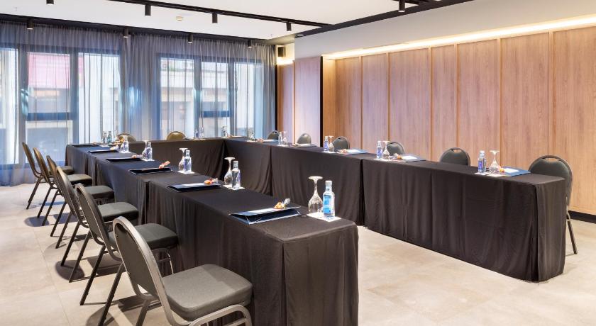 セビリア Eurostars Guadalquivir 4つ星 ホテル 外観