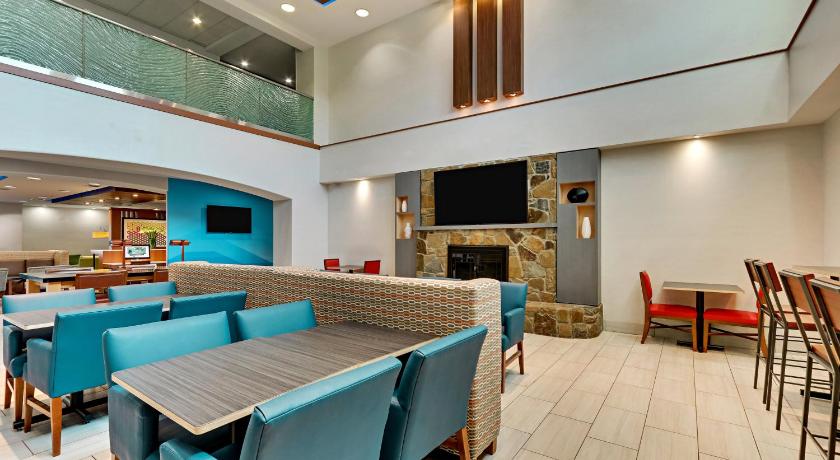 Holiday Inn Express & Suites Weatherford