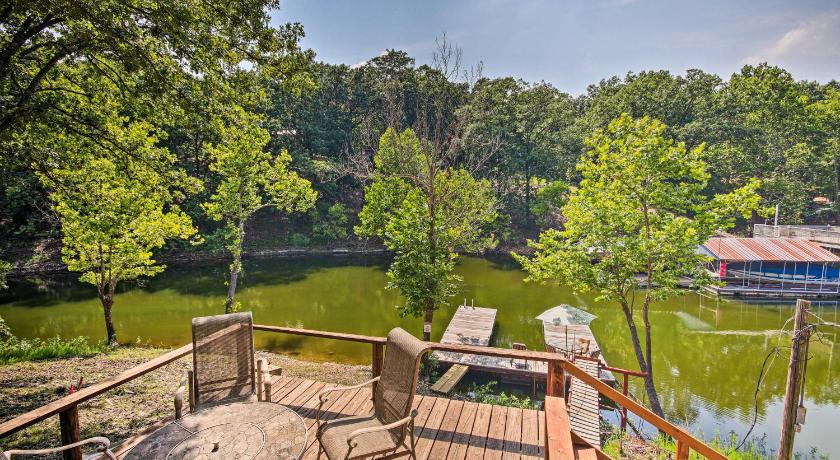 Private Fishing Dock Grand Lake Home