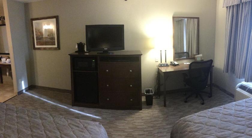 Baymont by Wyndham Minot photo