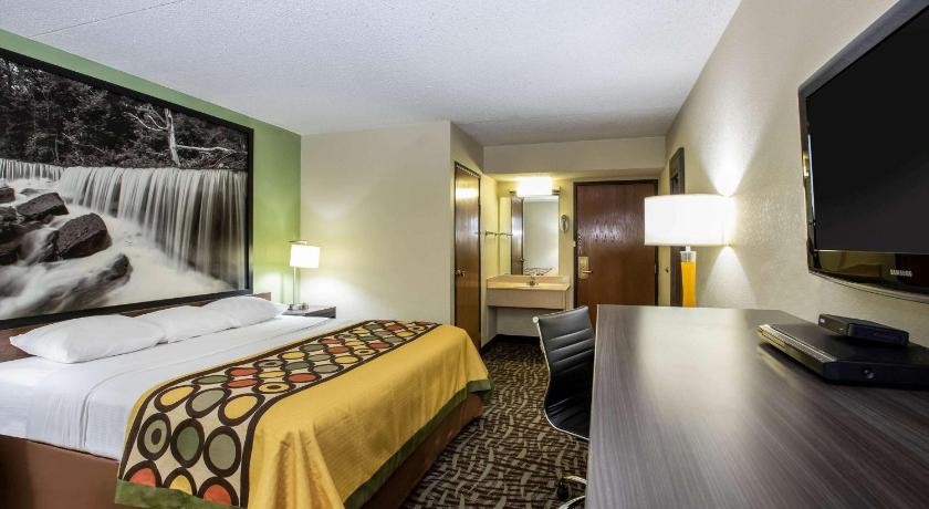 Super 8 By Wyndham Wichita East