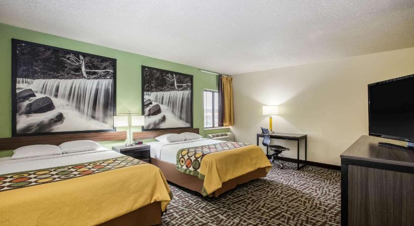 Super 8 By Wyndham Wichita East