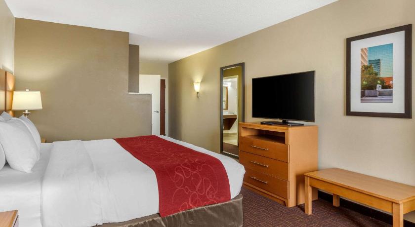 Comfort Suites Hanes Mall