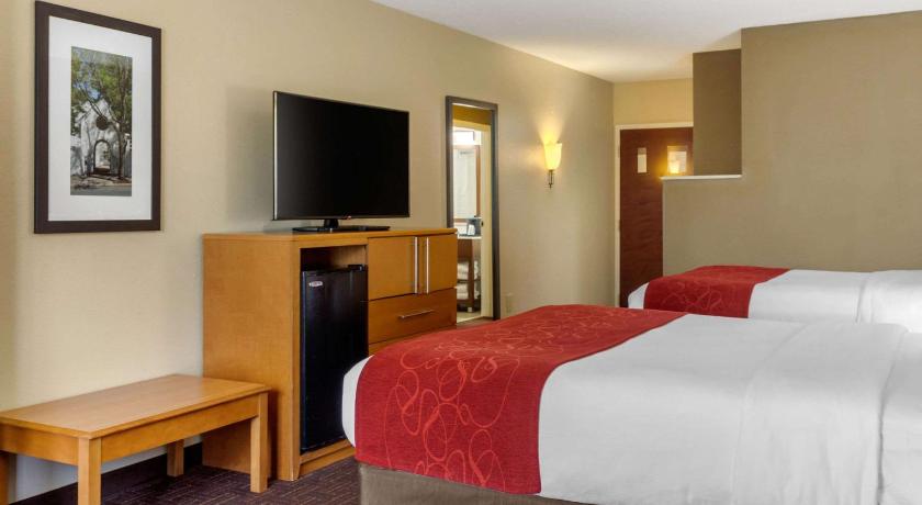 Comfort Suites Hanes Mall