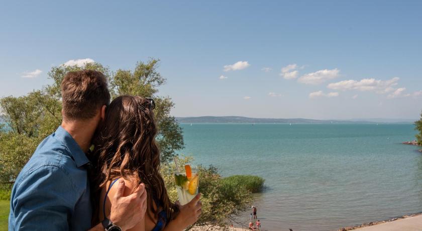 Hotel Azur Premium — Hotel in Siofok