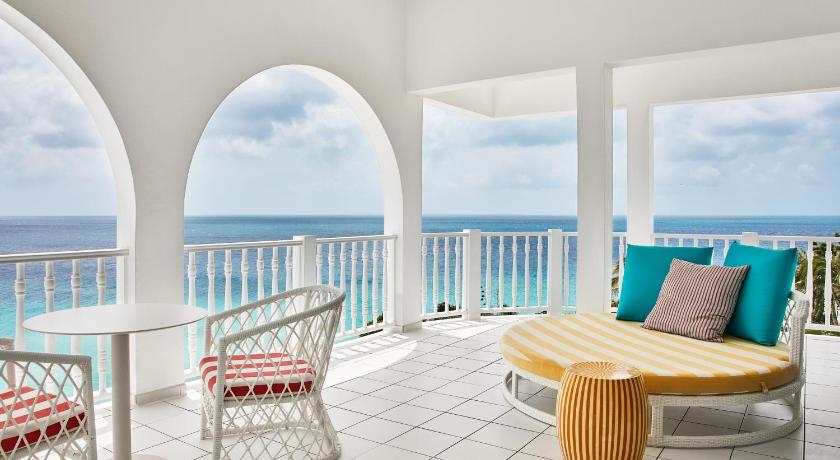 Image of Corner Ocean View Premium 1 King 1