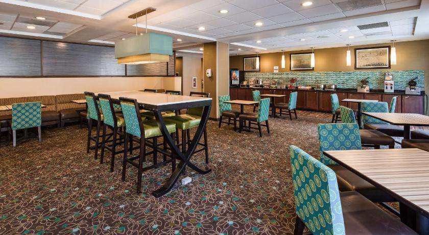 Best Western Plus Harrisburg East Inn & Suites