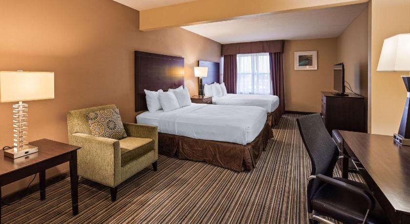 Best Western Plus Harrisburg East Inn & Suites