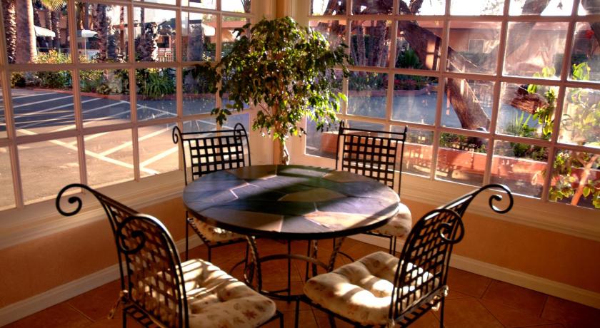 Saga Motor Hotel Pasadena photo
