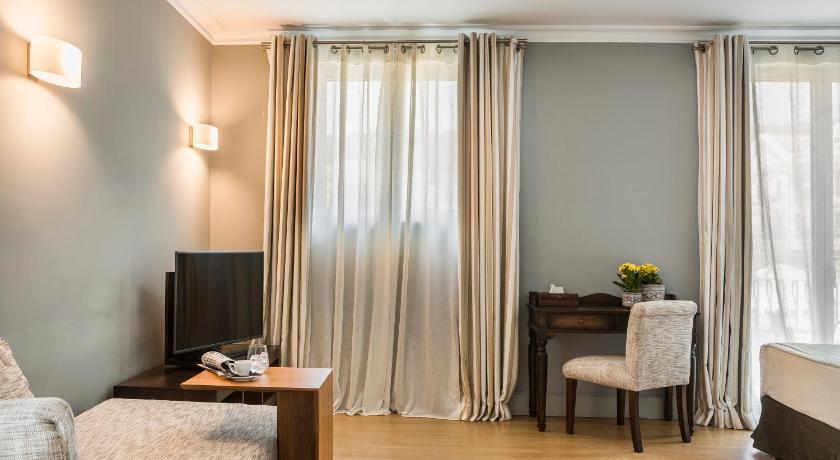 Image of Junior Suite with Town View 10