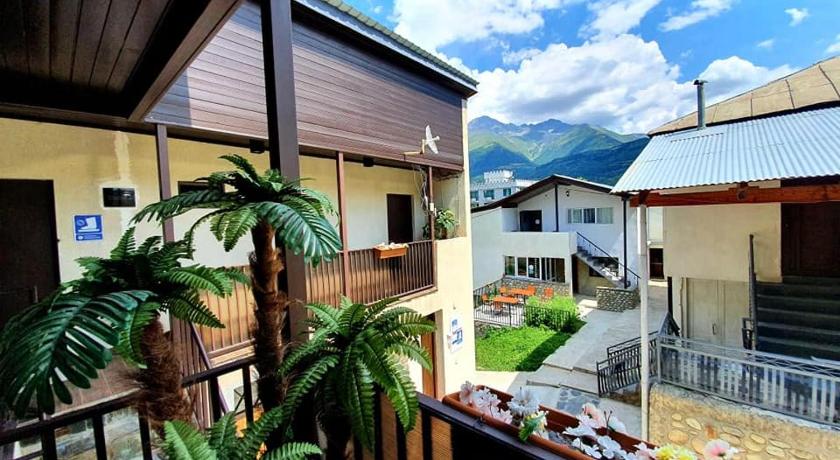 Manoni Ratiani's Guesthouse — Hotel in Mestia
