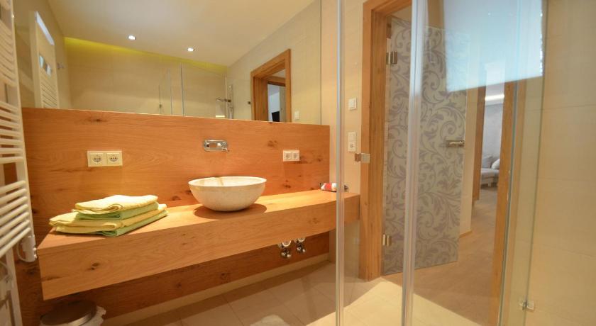 Zell City Exclusive Lodges by All in One Apartments photo