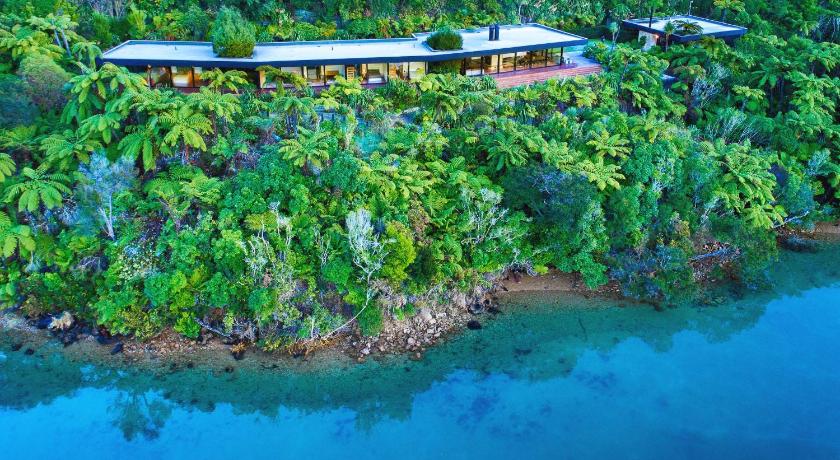 Waterfall Bay Glass House — Hotel in Nelson