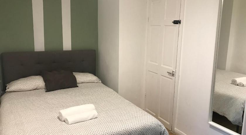 Lovely budget double ensuite in Bricklane photo