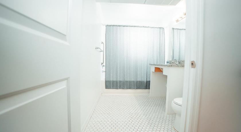 Modern North Gulch Apartment photo