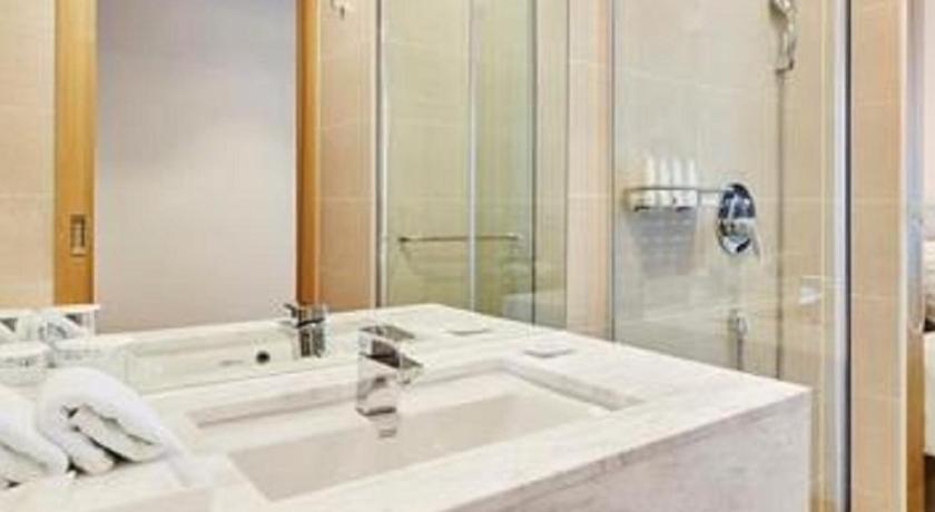 Bild av [All Inclusive for 3] Executive Twin Room Ocean View with Breakfast, One-day Infinity Pool access, one-time Sauna and Fitness 2
