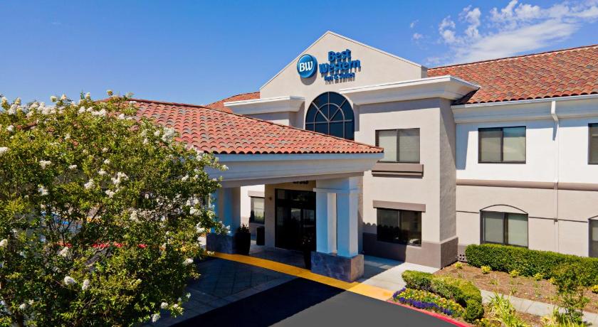 Best Western Valencia/Six Flags Inn & Suites