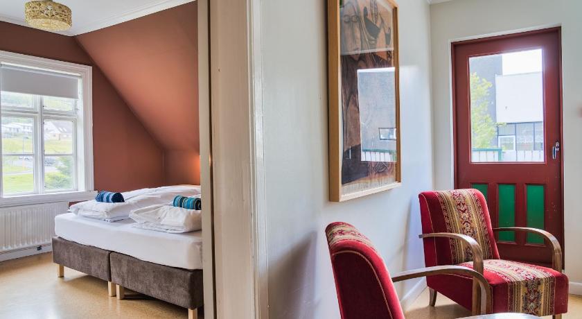 Image of Triple Room with Shared Bathroom 4