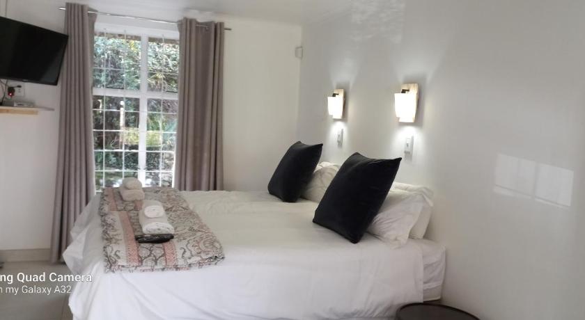Image of Deluxe Double Room 0