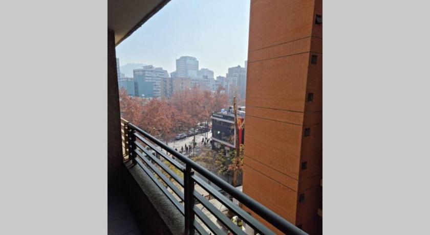 Dpto Metro Los Leones, Costanera Center photo