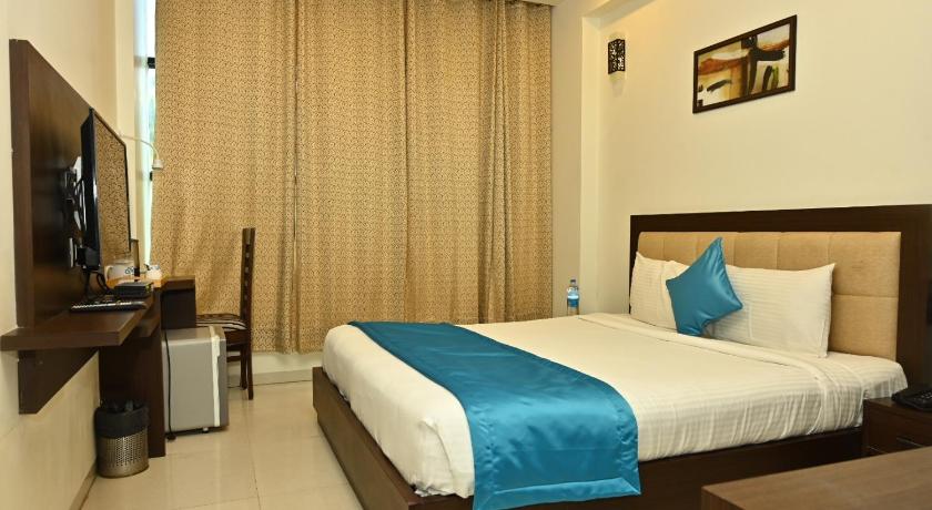 BLUE ARROW HOTEL KARWAR