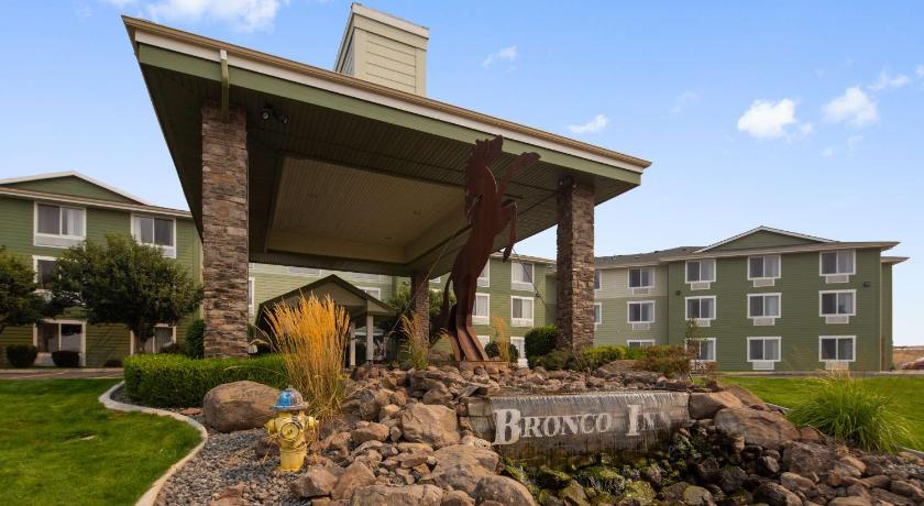 Best Western PLUS Bronco Inn