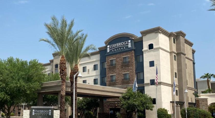 a large building with a large clock on it, Staybridge Suites Phoenix-Glendale in Phoenix (AZ)