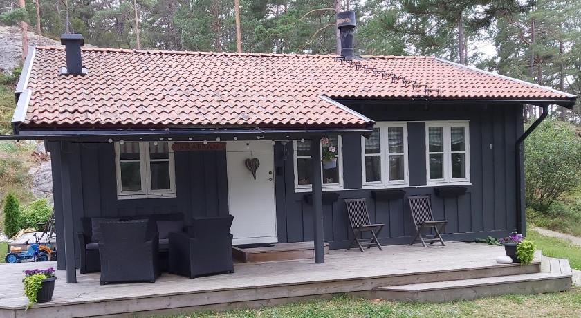 Hallestrand Cottage Krabban — Hotel in Stromstad