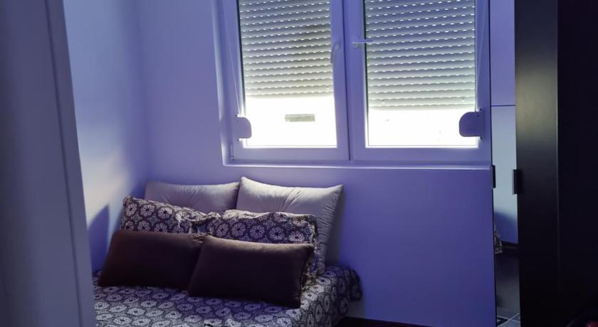 Lester Apartments photo
