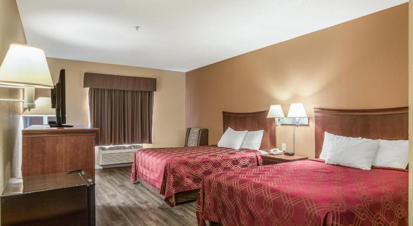 Econo Lodge Inn & Suites