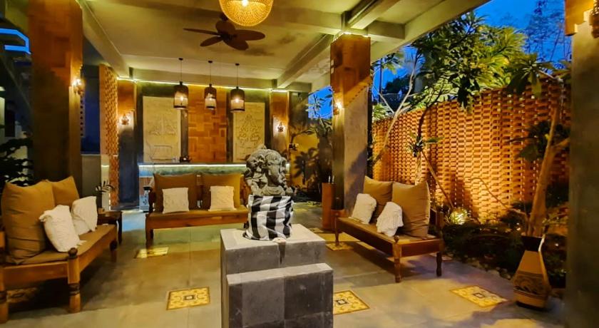 Oma Watu Inn photo