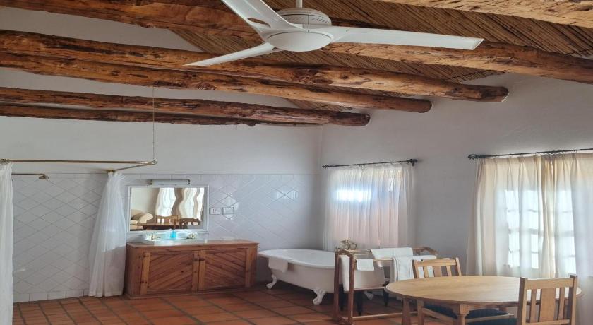Red Mountain Ridge Karoo Oasis and Guest Farm photo