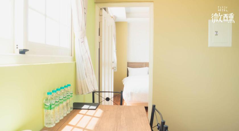 Image of Six-Bedded Suite ( 6 Adults) 6