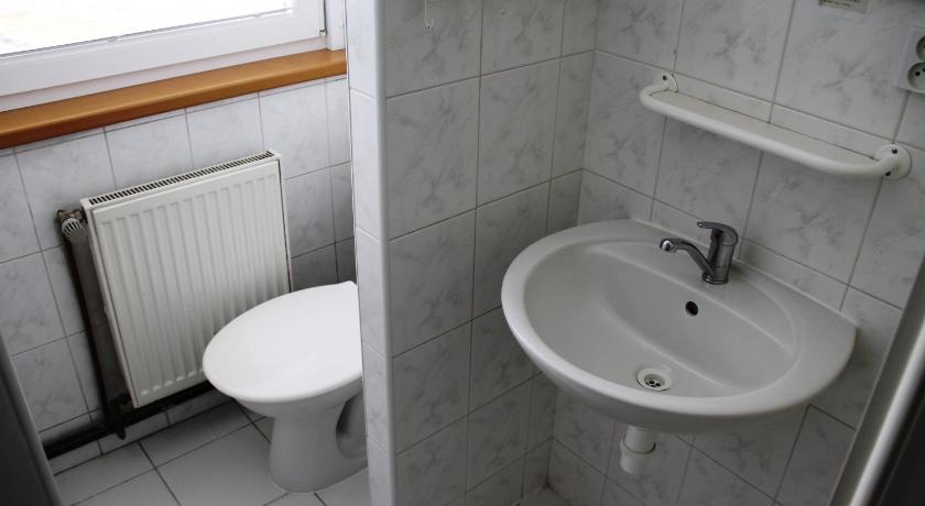 Bathroom, Hotel Dom techniky in Zilina