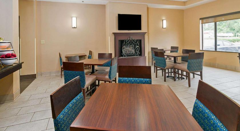 Comfort Inn & Suites Near Fort Gordon