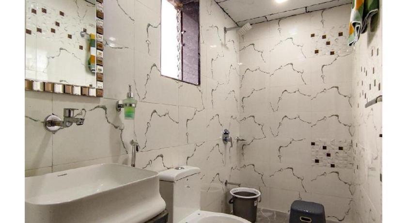 LuxPour 6BHK photo