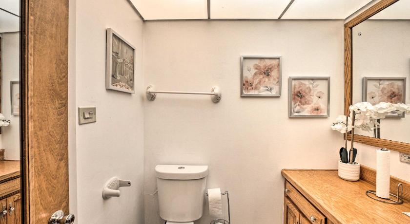 Spacious Family Glenwood Estates Home with Hot Tub! photo