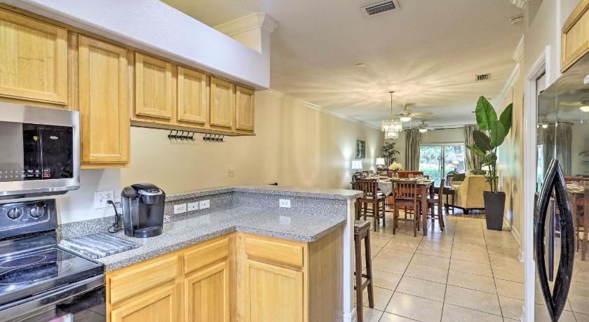 Quaint Merritt Island Condo with Pool Access! photo