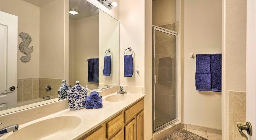 Quaint Merritt Island Condo with Pool Access! photo