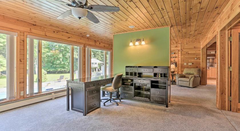 클락스 서밋 (PA) Riverside Retreat in Catskill Mountains with Pool, Hot Tub & Game Room 5성급 숙소 수영장
