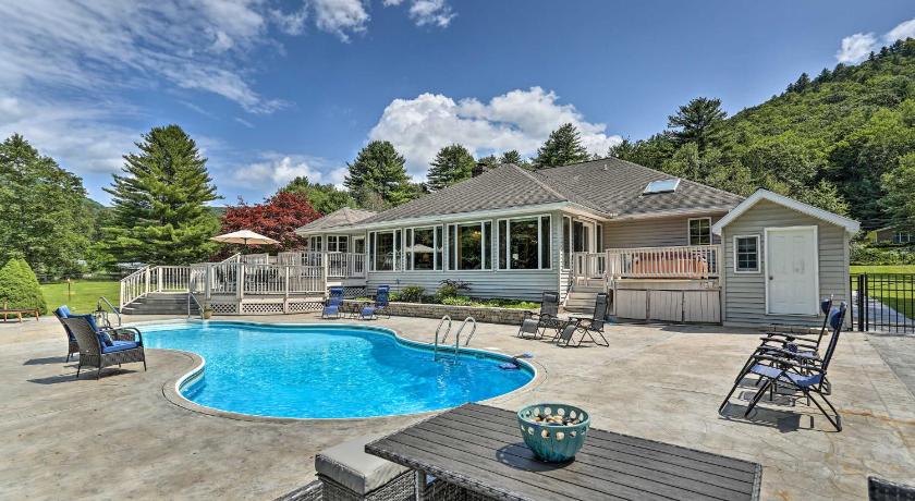 클락스 서밋 (PA) Riverside Retreat in Catskill Mountains with Pool, Hot Tub & Game Room 5성급 숙소 객실
