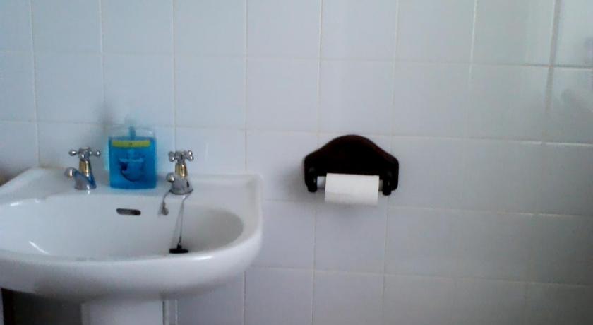 Image of Family Room with Private Bathroom 3