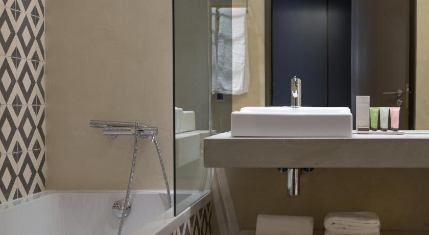 ozadi tavira hotel