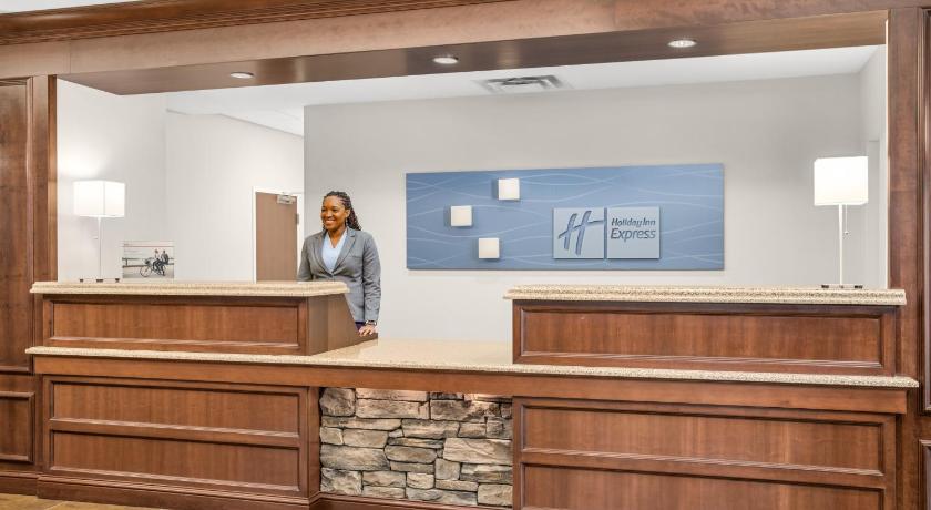 Holiday Inn Express & Suites Wilmington-Newark