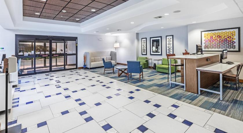 Holiday Inn Express Hotel & Suites Hutto