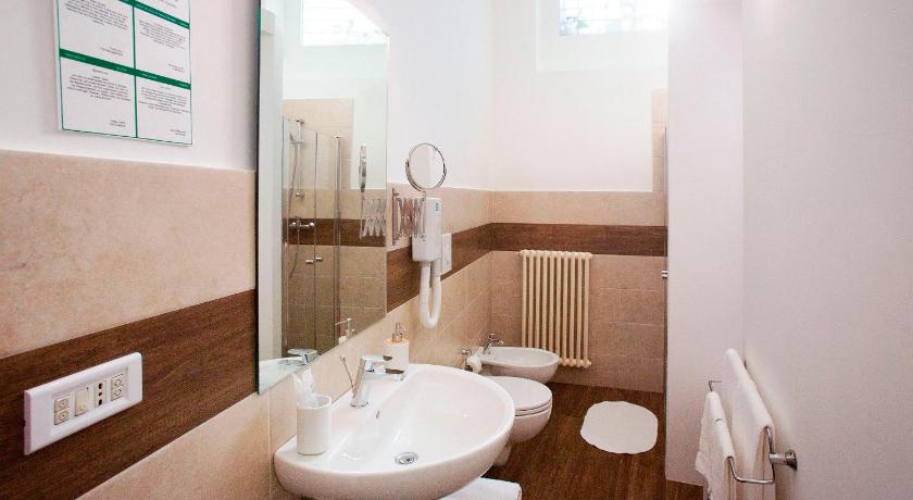 Image of Suite - Annex 2