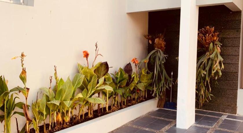 Platinum Setrasari Guest House 5BR Private Pool Bandung photo