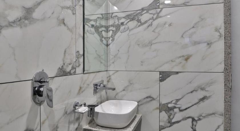 7 Orbit Hotel, Surat photo