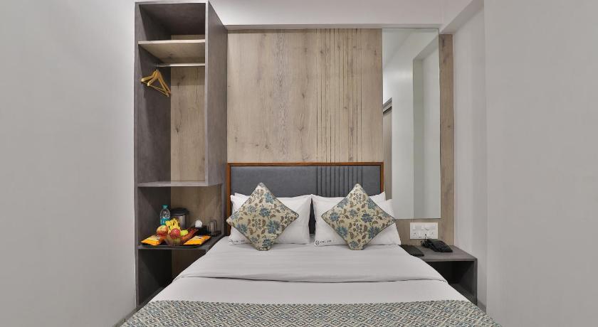7 Orbit Hotel, Surat photo