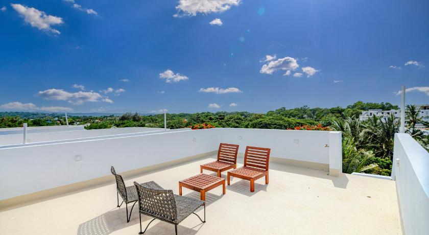 3 bedroom Townhouse with private Pool photo